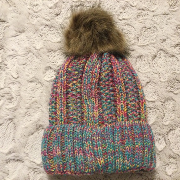 C.C Winter stocking hat - Picture 2 of 3